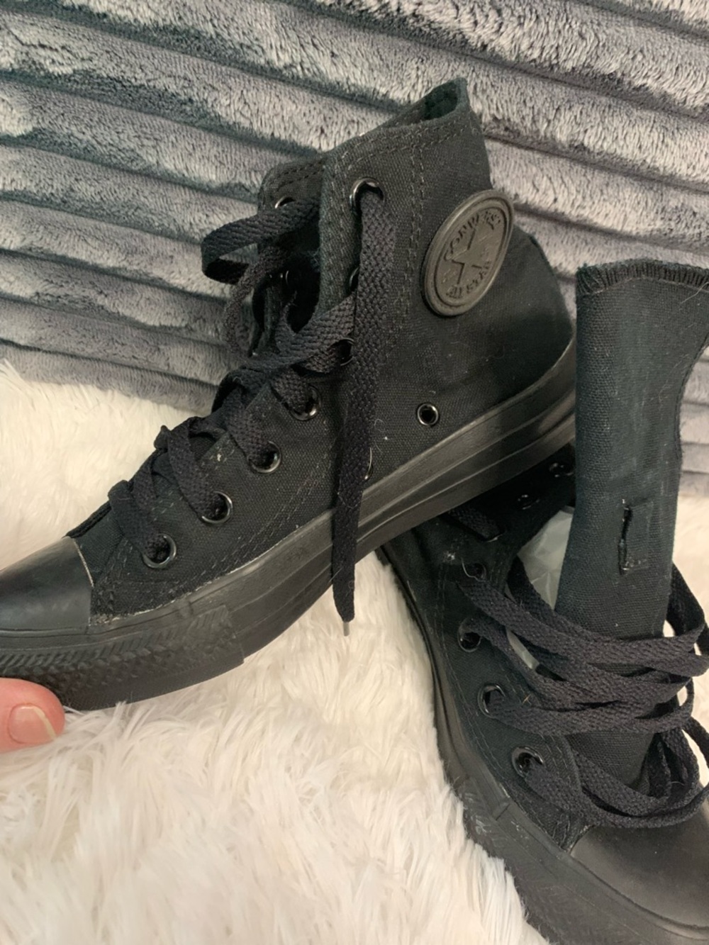 Converse mono black high tops ladies US 6 💋